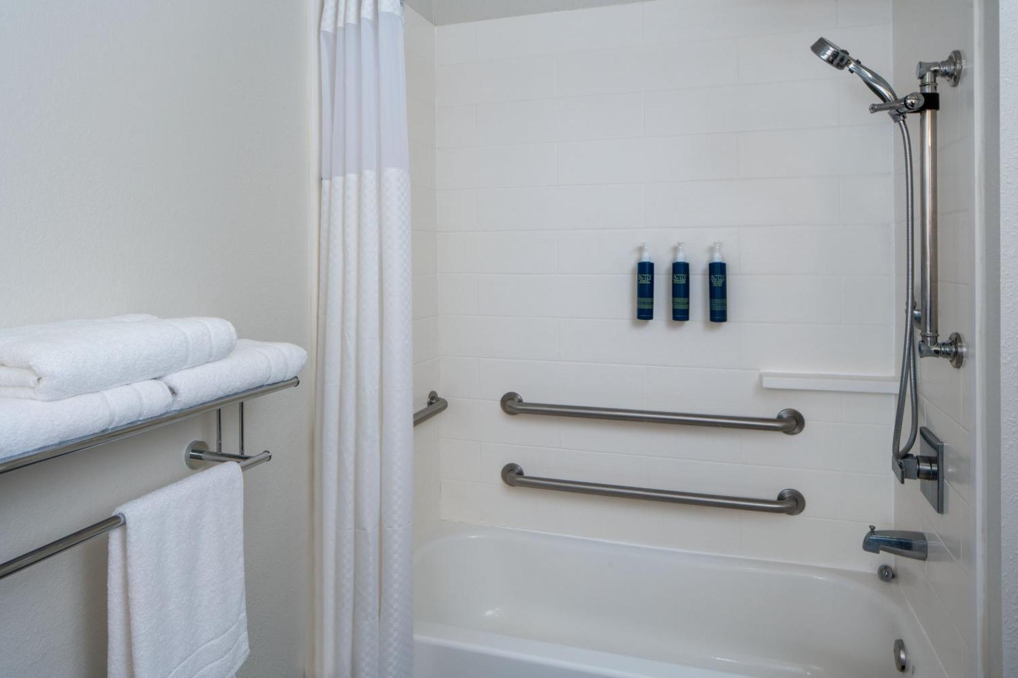 Four Points By Sheraton Александрия Екстериор снимка