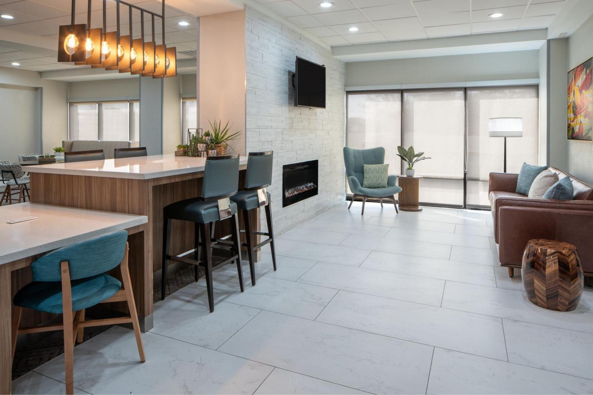 Four Points By Sheraton Александрия Екстериор снимка